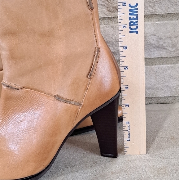 Steve Madden Leather Camel Colored Pointed Toe Boots 7.5B Triangle Heel Side Zip - Picture 10 of 10